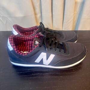 New Balance 410 Black Sneakers Women’s 8.5 • Plaid Lining • Retro Trail Shoes WL